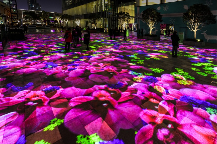 At the Jing An Kerry Centre, Shanghai, three installations by Miguel Chevalier announce the arrival of Spring