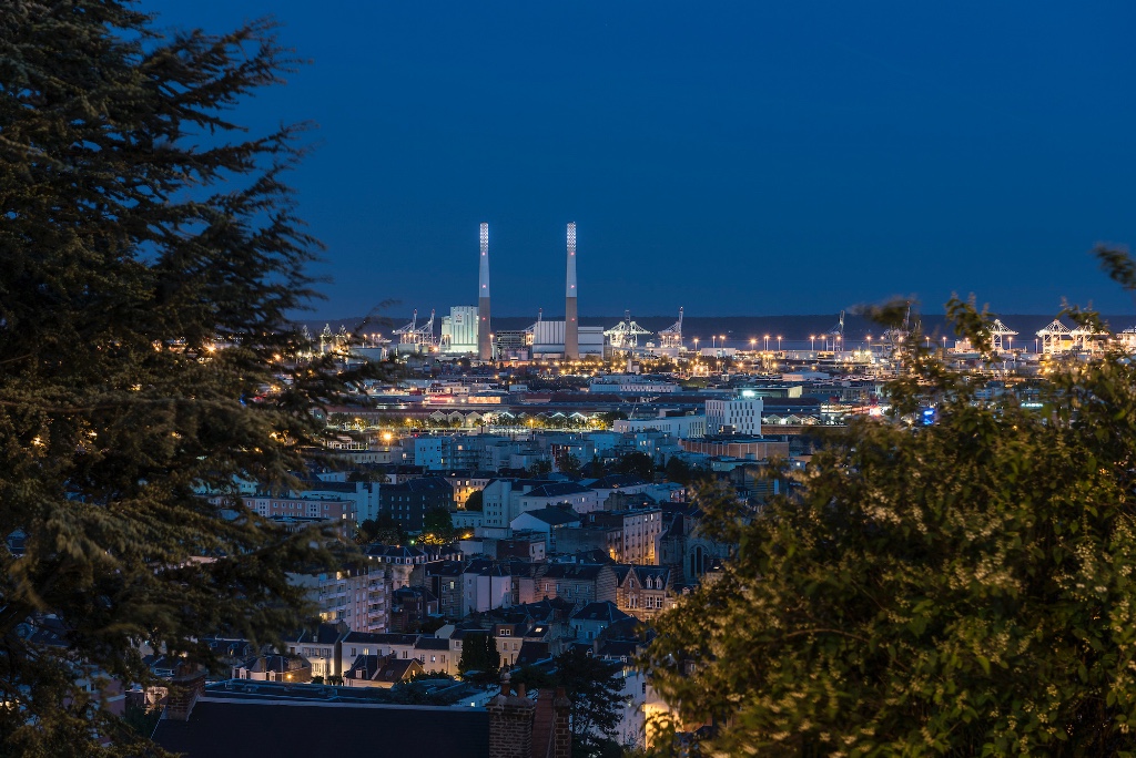 « Vénus et Mars » la nouvelle oeuvre lumineuse de Félicie d’Estienne d’Orves pour les 500 ans de la ville du Havre à découvrir jusqu’au 8 octobre 2017